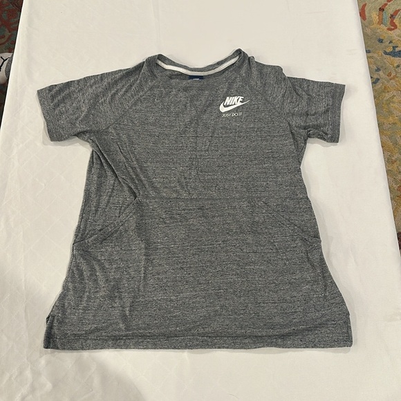 NIKE Vintage Gym Short Sleeve‎ Crew Kangaroo Pocket 905463 091 gray XL EUC - Picture 2 of 5